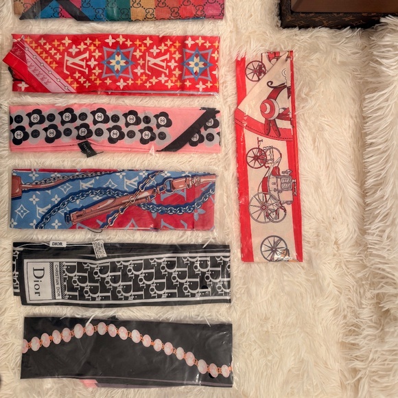 Silk Bandeau scarf - Picture 2 of 14